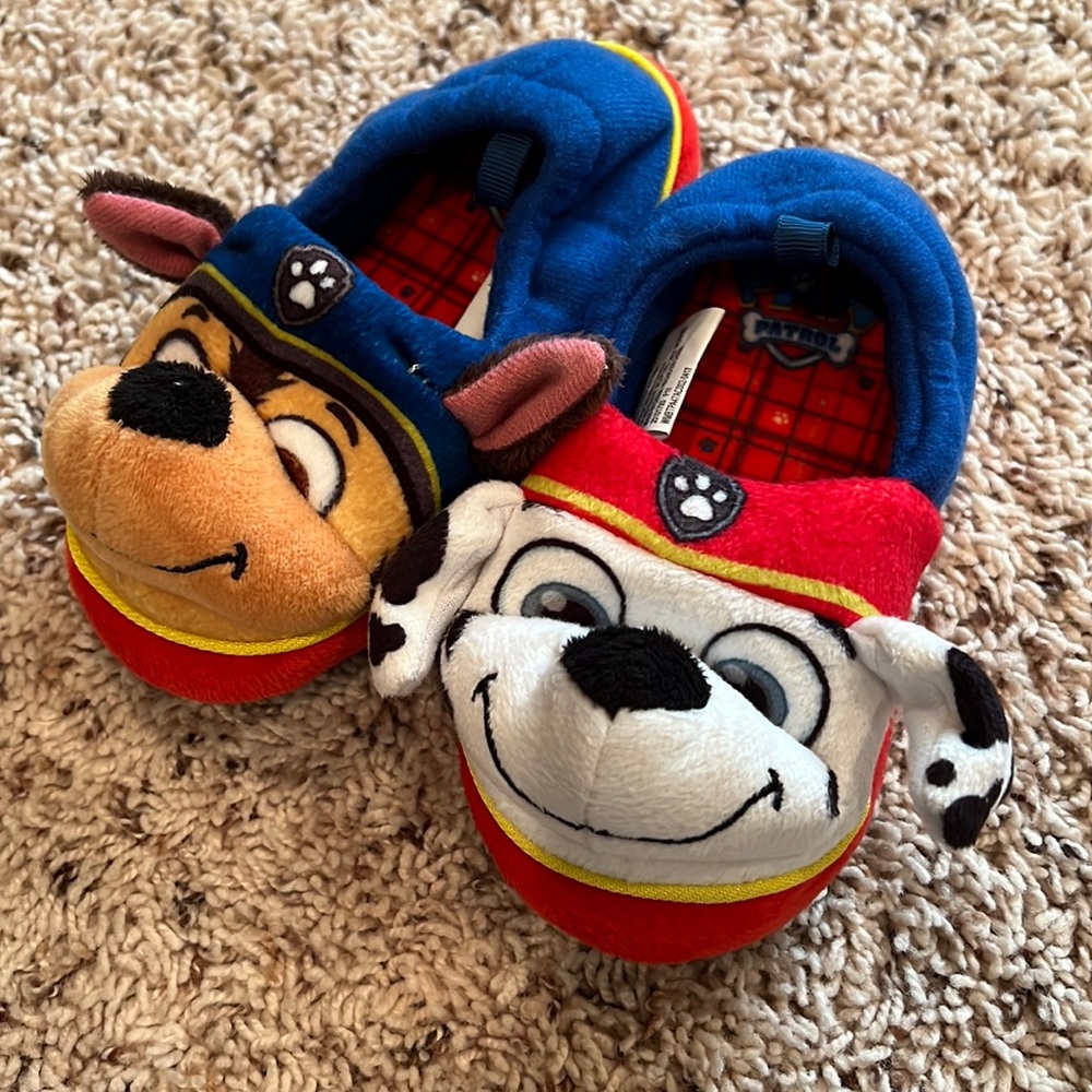 NWOT toddler boy’s Paw Patrol slippers size 7/8 🐾